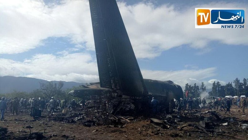 Ilyushin Il-76 juga dikenal sebagai pesawat kargo untuk mengangkut alat berat.