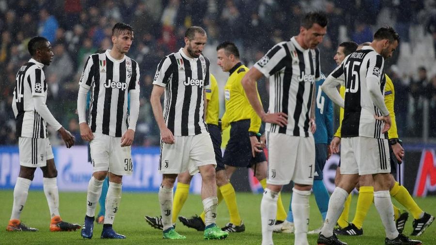 Terdepaknya Si Nyonya Tua dari panggung Liga Champions Eropa menjadi sentimen negatif bagi 'emiten' ini.
