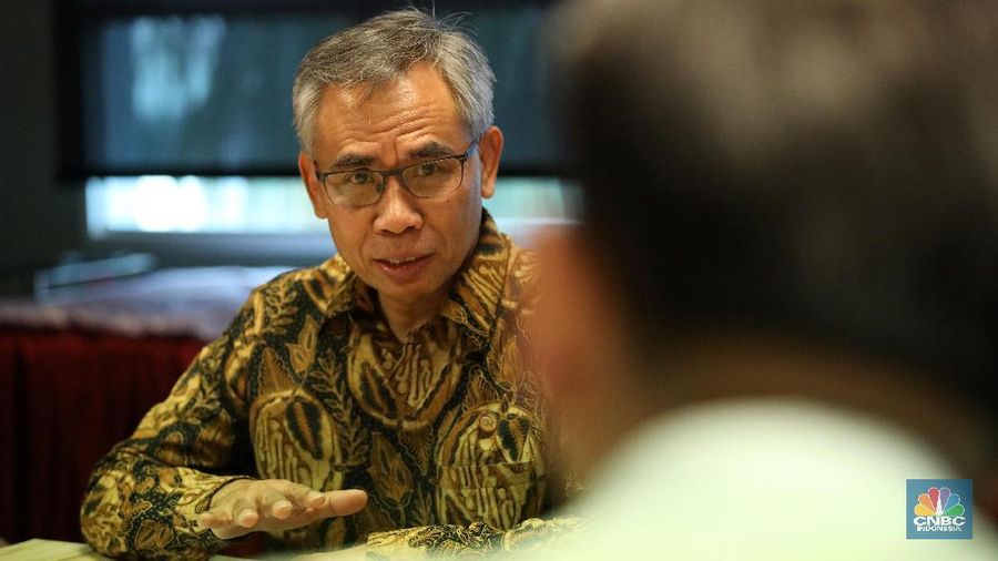 Ketua OJK Wimboh Santoso saat berkunjung ke Transmedia, Kamis (12/4/2018)