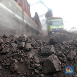 Bahlil: Jangan Terkecoh Soal Pensiun Batu Bara