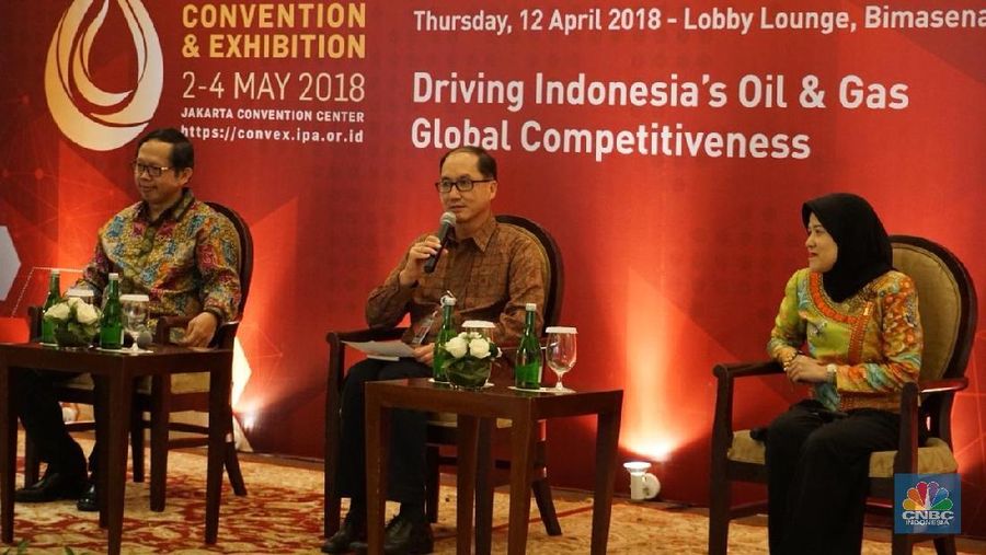 Pengusaha hulu migas mengaku akan melakukan komunikasi lebih lanjut dengan Pemerintah terkait tidak masuknya hulu migas sebagai penerima insentif tax holiday.