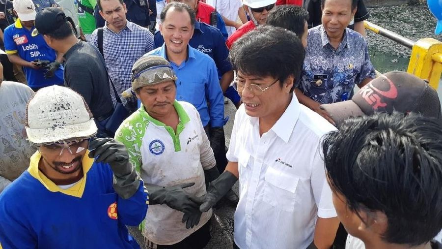 Perombakan direksi kembali dilakukan di PT Pertamina (Persero). Menteri BUMN Rini Soemarno memutuskan mencopot Elia Massa Manik sebagai Direktur Pertamina