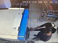 VIDEO: Pencurian Modus Ganjal ATM Terekam CCTV
