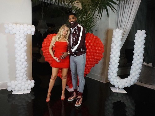 Kejam Tapi Kocak, Netizen Sumpahi Kekasih Khloe Kardashian yang Selingkuh Kejam Tapi Kocak, Netizen Sumpahi Kekasih Khloe Kardashian yang Selingkuh