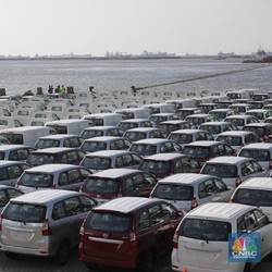Fitch Sebut Bisnis Ritel & Otomotif 'Babak Belur', Apa Benar?