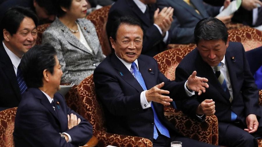 Para pembuat kebijakan di Jepang pada hari Selasa mendesak adanya solusi cepat untuk mencegah memburuknya perang dagang Amerika Serikat (AS) dan China.