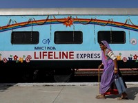 Kereta Rumah Sakit Berjalan di India Layani Pengobatan Gratis