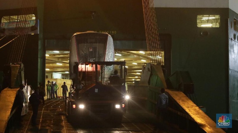 LRT Jakarta merupakan pabrikan asal Korea Selatan dari Hyundai Roterm.