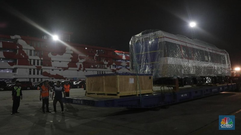LRT Jakarta merupakan pabrikan asal Korea Selatan dari Hyundai Roterm.