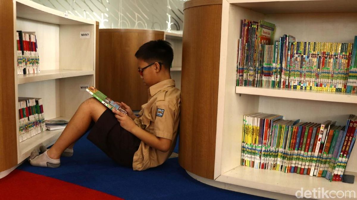 Soal Skor Membaca RI, P2G: Anggaran Buku Perpustakaan Harusnya Jadi Prioritas