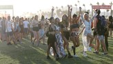 Ratusan ribu pencinta musik dan seni berduyun-duyun datang ke Coachella. Tahun lalu, tercatat ada 250 ribu pengunjung datang ke festival musik tersebut. (REUTERS/Mario Anzuoni)