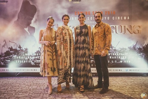 Cinta Indonesia! 15 Gaya Stylish Putri Marino Berbalut 