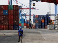 Impor Barang Konsumsi Naik di Akhir 2023, Ada Apa?