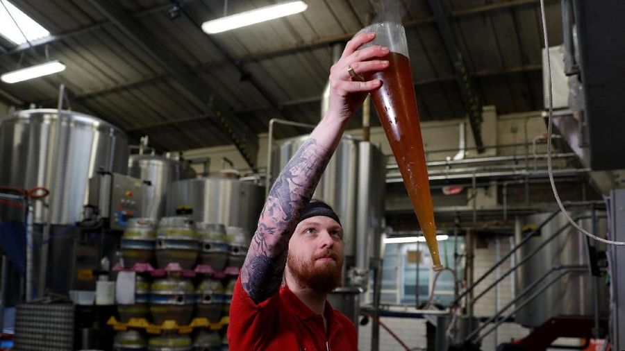 Pabrik bir Windsor & Eaton Brewery merilis bir edisi spesial di hari pernikahan Pangeran Harry dan Meghan Markle.