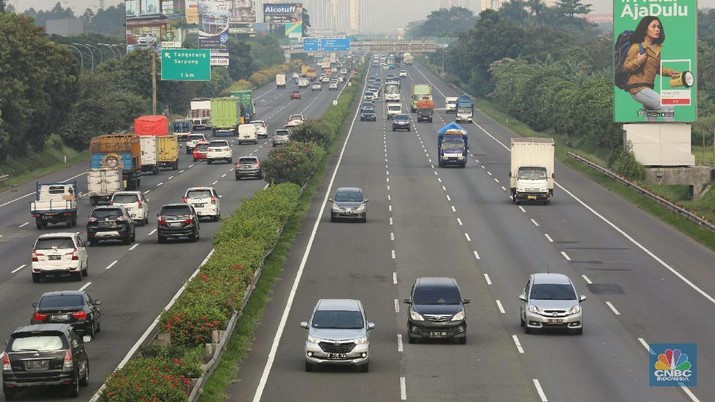 Puncak arus mudik melalui jalur darat diperkirakan hari ini. 