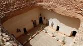 Gua-gua di bawah permukaan tanah tersebut dikenal dengan troglodyte atau gua yang ditempati oleh manusia, nama itu juga merujuk pada sebutan untuk penghuni gua. (REUTERS/Ismail Zitouny)