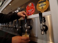 Pemerintah Naikkan Cukai Alkohol Hingga 15% Tahun Ini?