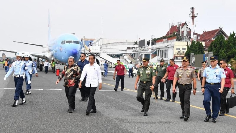 Presiden Joko Widodo hari ini meninjau Bandara Kertajati.
