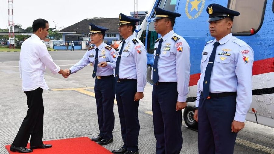 Presiden Joko Widodo hari ini meninjau Bandara Kertajati.