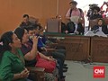 Tangis Ibu Korban Bom Samarinda di Sidang Aman Abdurrahman