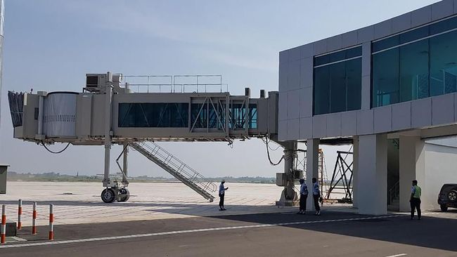 The phenomenon of a deserted airport seems as a ‘grave’, what else is there?