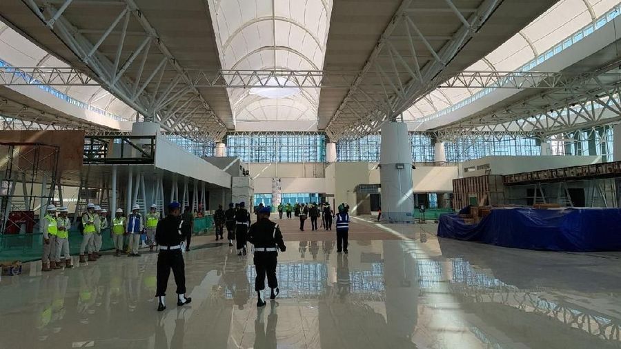 Setelah LRT Jabodebek dan Kereta Api Trans Sulawesi, kini giliran Bandara Kertajati di Majalengka, Jawa Barat.