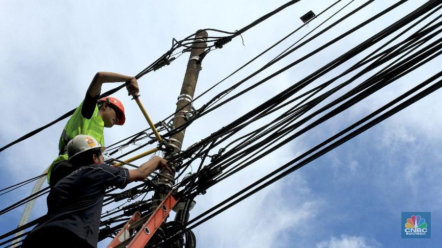 PLN terbitkan obligasi Rp 2,39 triliun dan sukuk Rp 863 M 