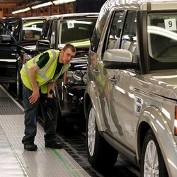 Anjlok! Harga Mobil Range Rover Terjun Bebas, Cuma Segini...