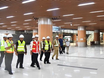 Prabowo: LRT Palembang & Kertajati Cuma Monumen, Benarkah?