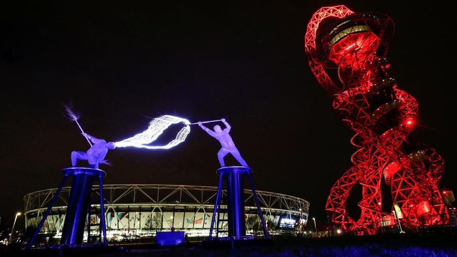 Lord of Lighting adalah sebuah pertunjukkan kekuatan listrik yang berkekuatan 4 juta volt.