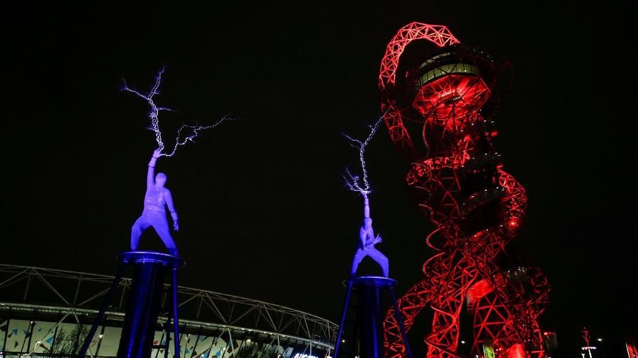 Lord of Lighting adalah sebuah pertunjukkan kekuatan listrik yang berkekuatan 4 juta volt.