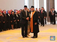 Ekspresi Dody Waluyo Saat Pelantikan Deputi Gubernur BI