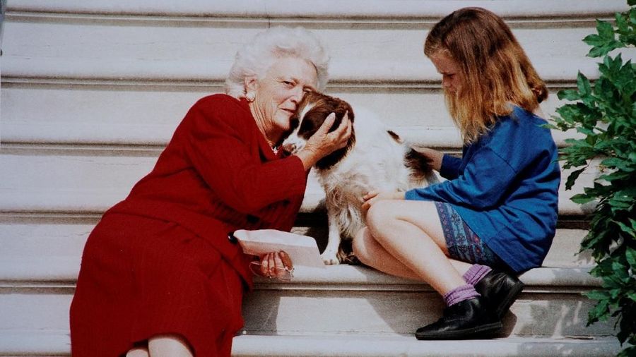 Barbara Bush adalah Ibu Negara AS yang meninggal di usia 92 tahun.