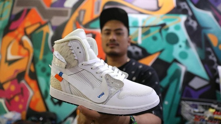 Sepatu Sneakers, dari Gaya Hidup Hingga Ladang Bisnis