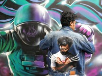 FOTO: Bisnis Millennial, Meraup Untung dari Seni Lukis Mural