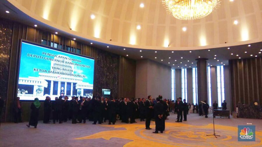 MA pada hari ini, Rabu 18 April 2018 secara resmi melantik Dody Budi Waluyo sebagai Deputi Gubernur BI periode 2018-2023.