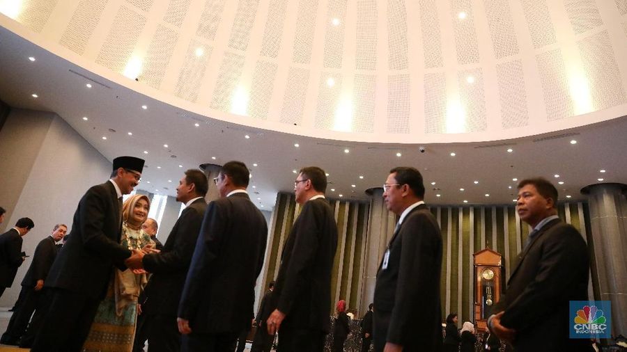 Mahkamah Agung (MA) secara resmi melantik Dody Budi Waluyo sebagai Deputi Gubernur Bank Indonesia (BI) periode 2018-2023.