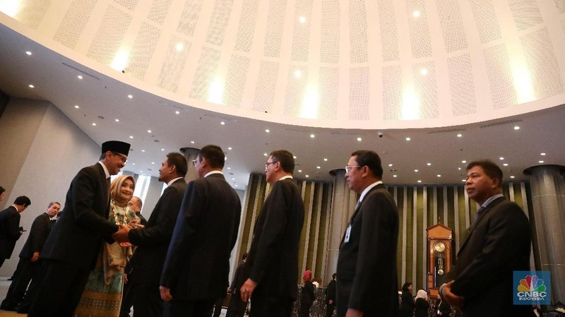 Mahkamah Agung (MA) secara resmi melantik Dody Budi Waluyo sebagai Deputi Gubernur Bank Indonesia (BI) periode 2018-2023.