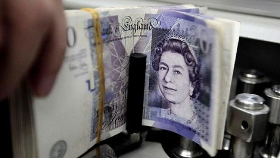 Nilai tukar rupiah terhadap poundsterling pada perdagangan siang ini bergerak menguat.