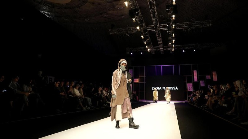 Tampil di Muffest 2018, Islamic Fashion Institute angkat tema De Brevitate Vitae.