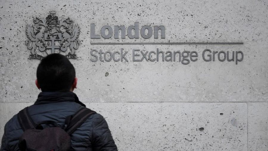 FILE PHOTO: The London Stock Exchange Group offices are seen in the City of London, Britain, December 29, 2017. REUTERS/Toby Melville/File Photo