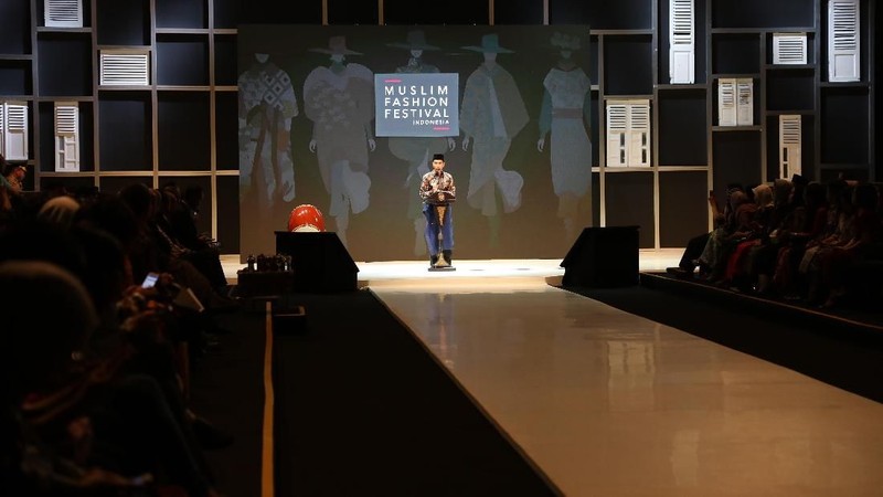 Hari ini agenda Presiden RI membuka dua acara festival besar di Jakarta IIMS 2018 dan Muslim Fashion Festival Indonesia.