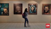 Penyair sekaligus pelukis dan seniman instalasi, Amien Kamil akan menampilkan berbagai karya seni lukis dan instalasi. (CNN Indonesia/Adhi Wicaksono)