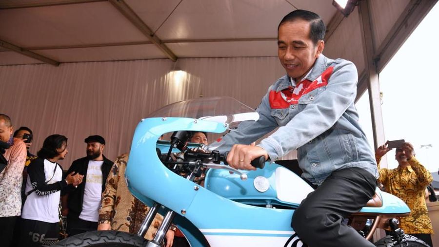 Jokowi dan Prabowo bersaing untuk rebut suara milenial, sampai ubah gaya ke-anak muda anak mudaan 