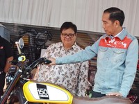 Jokowi Minta Bus di Jakarta Beralih ke Listrik