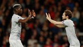 Paul Pogba diganti Daley Bland pada menit ke-80 setelah memberikan assist kepada Romelu Lukaku yang mencetak gol kedua Man United ke gawang Bournemouth. (Reuters/John Sibley)