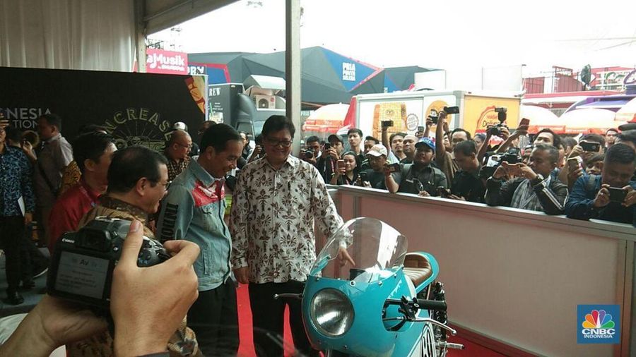 Presiden Joko Widodo hari ini membuka Indonesia International Motor Show 2018.
