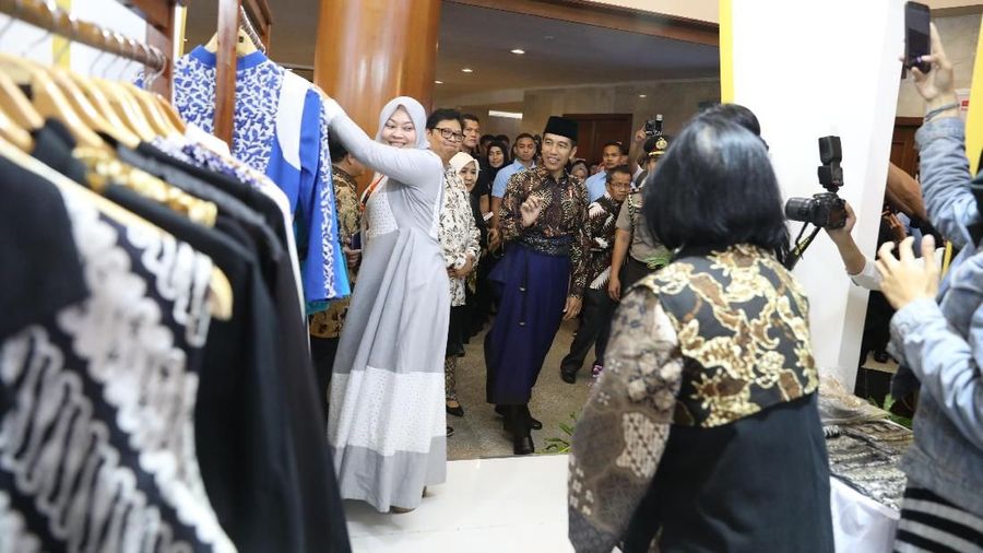 Para desainer muslim harus mengembangkan ciri khas dan memanfaatkan teknologi dengan maksimal.