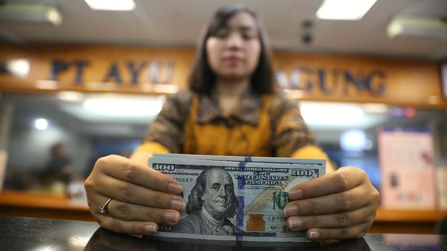 Rupiah melemah terhadap dolar Amerika Serikat (AS) pada perdagangan Kamis (28/06/2018) siang hari ini.