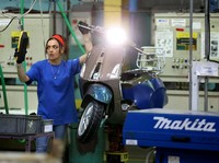 Vespa Made in Bekasi Bentar Lagi Mengaspal di Jalan-Jalan RI